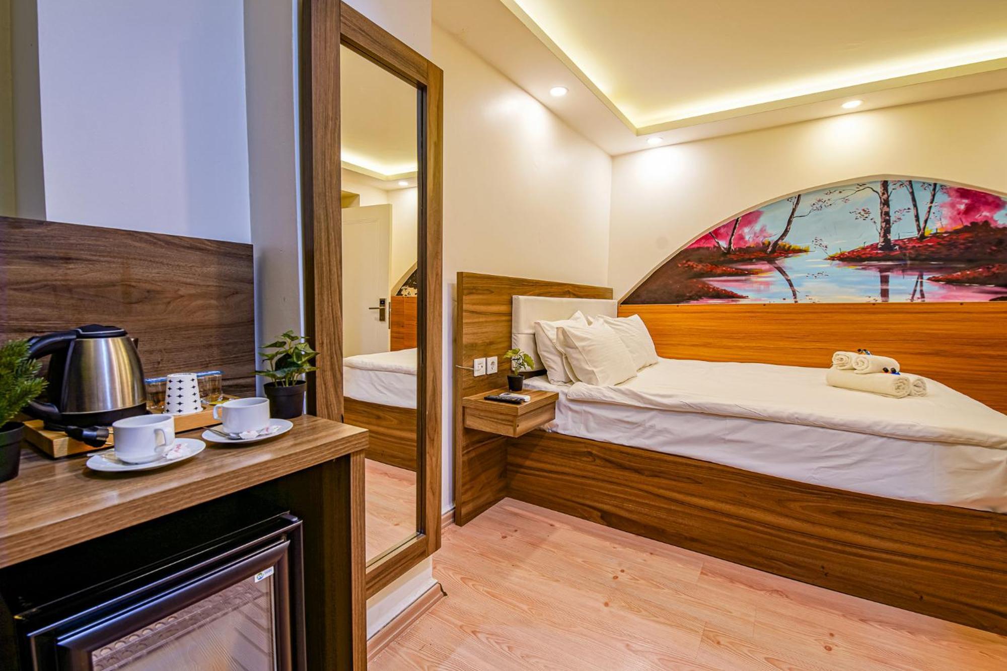 Mitani * Istanbul